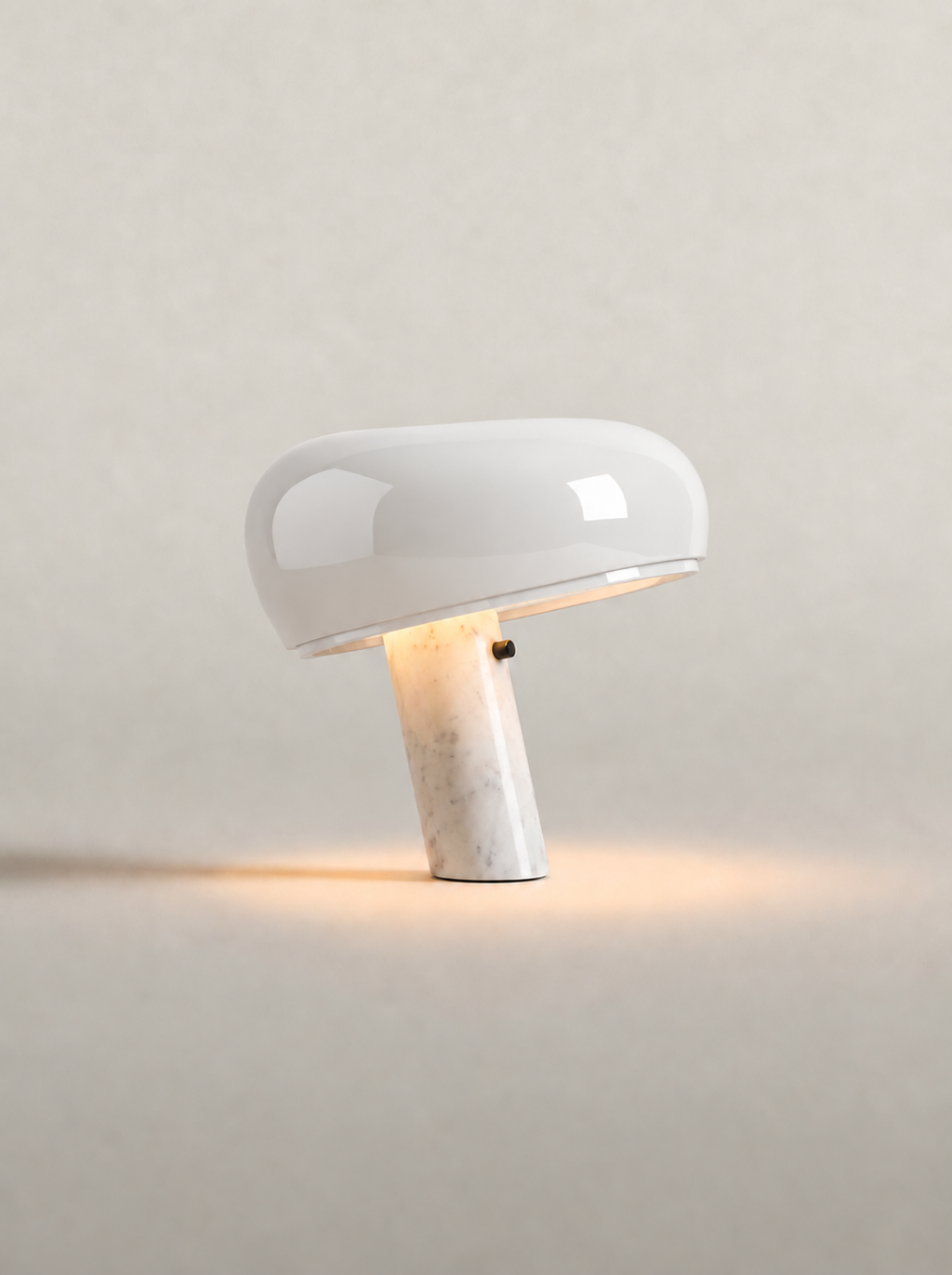 Alessio Lamp | White — white shade and white rim